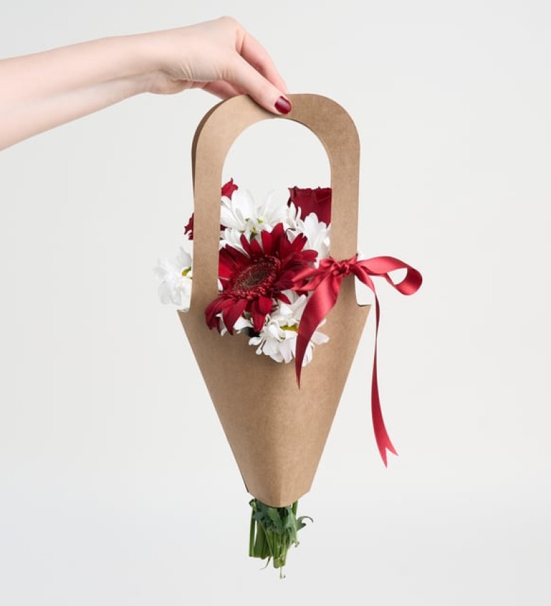 Kraft Taşımalı Bukette Kırmızı Gül ve Gerbera