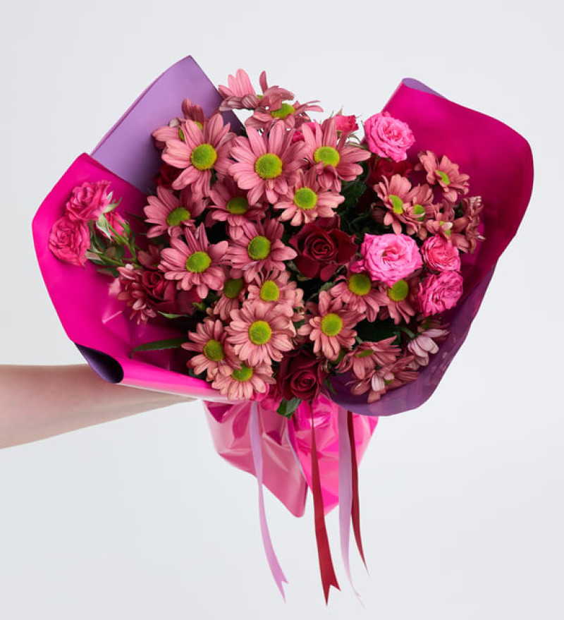 Lila Bukette Bartolli, Pembe Çardak ve Kırmızı Gül